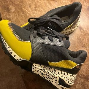 Steve Madden tennis shoes